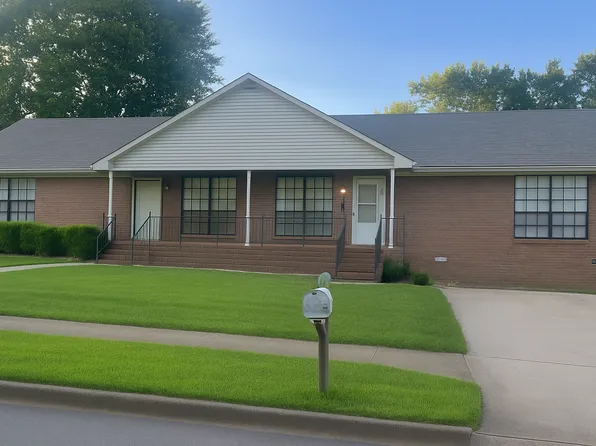 1405 Shoals Ave, Sheffield, AL 35660