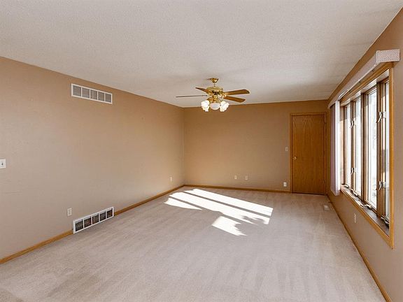 2nd image of 212 6th St E