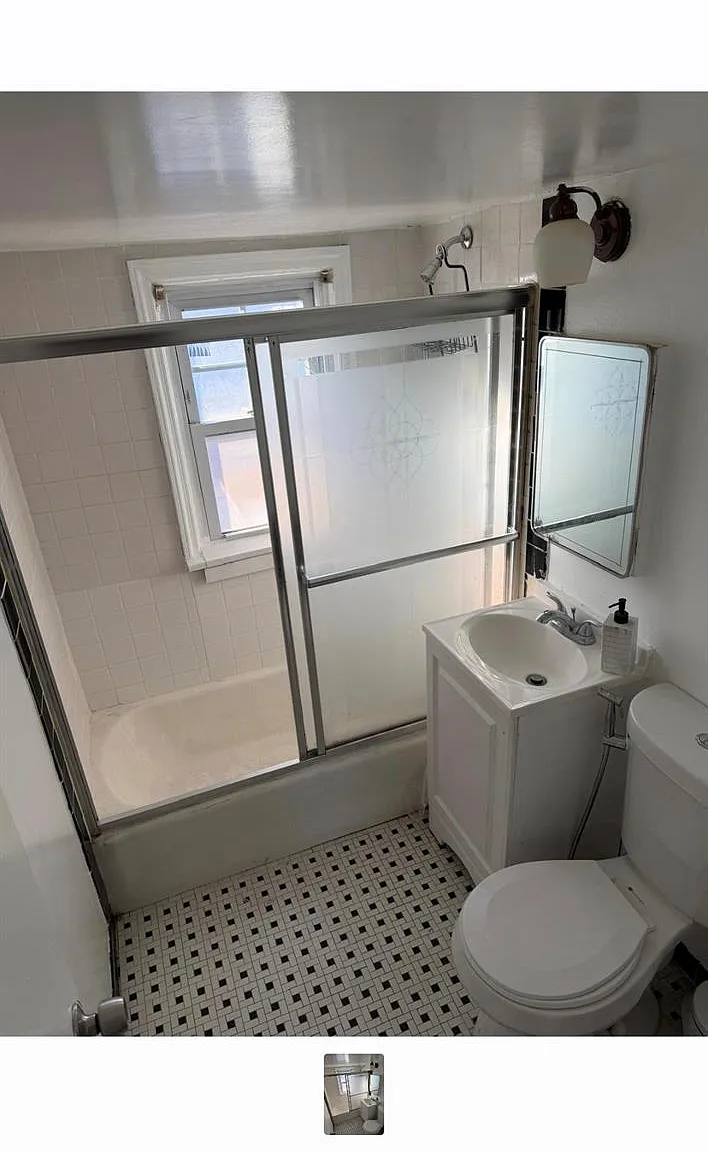 4 bed, 2.0 bath, 1400 sqft, $4,300 — Photo 1