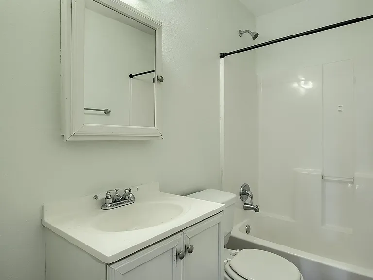 1011 Berrywood Dr — Photo 22
