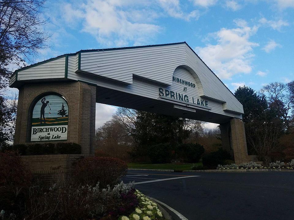 2nd image of 875 Spring Lake Dr