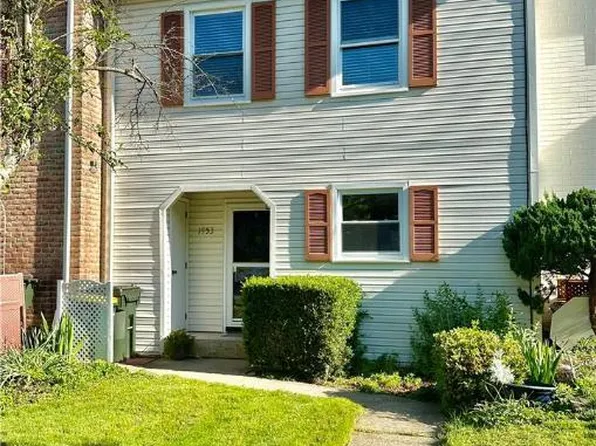 1953 Cricklewood Cv, Fogelsville, PA 18051