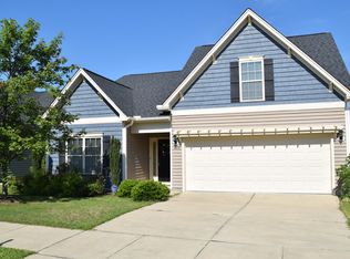 622 Monterey Pine Dr, Fuquay Varina, NC 27526