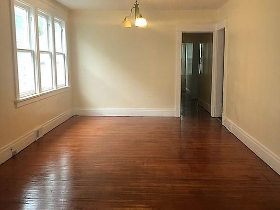 3rd image of 165 Fisher St