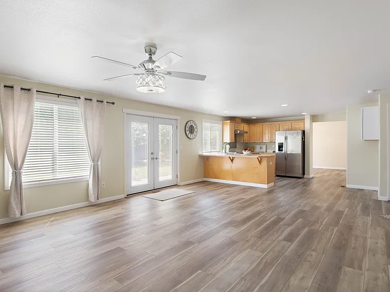 9104 Jersey Dr — Photo 17