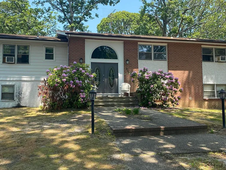 275 Garfield Ave — Photo 2