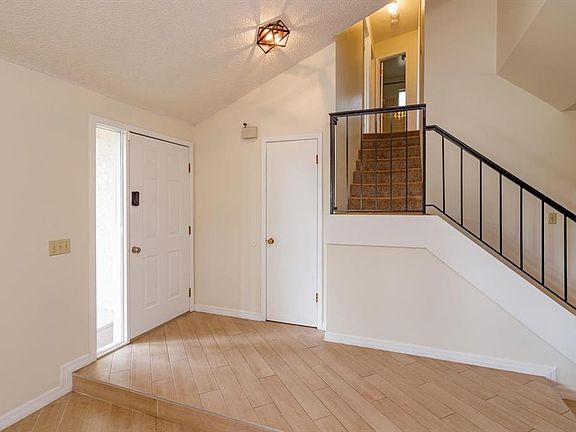 4th image of 7925 Snowberry Cir
