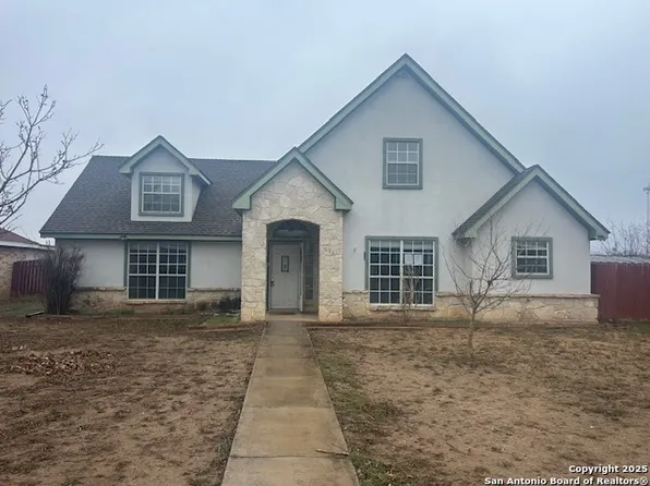 636 Sunrise, Uvalde, TX 78801