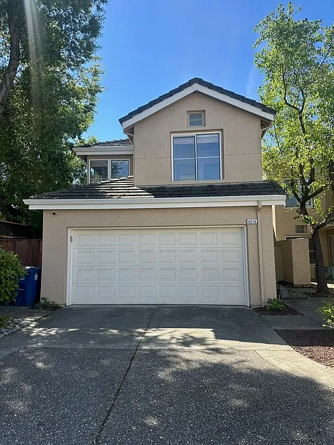 6216 Lakeview Cir photo 1