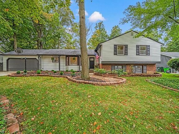 2nd image of 1066 Eastlawn Dr