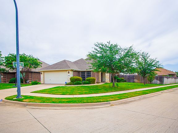 2nd image of 2224 Lake Falls Dr
