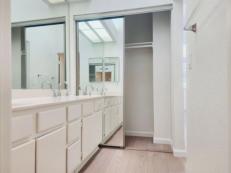 2275 Hawthorne Pl — Photo 22
