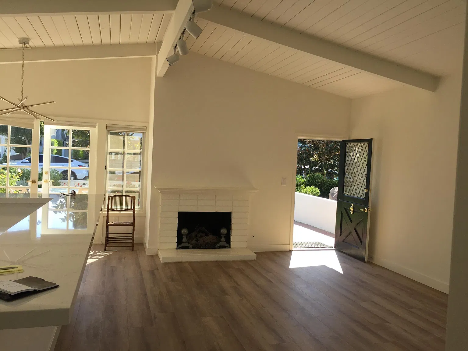 717 Heliotrope Ave — Photo 2