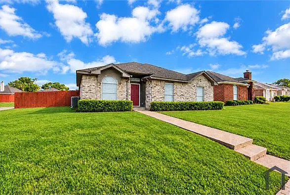 4 bed, 1740 sqft, $3,500 — Photo 3
