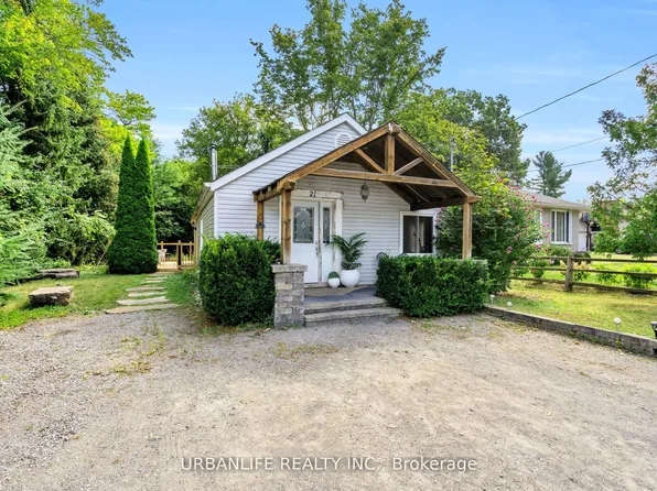 21 Oak Ave, East Gwillimbury, ON L9N 1A6