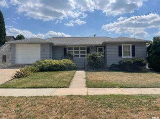 317 18th Ave N, Clinton, IA 52732