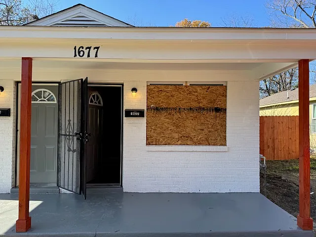 2 bed, 1300 sqft, $900 — Photo 2