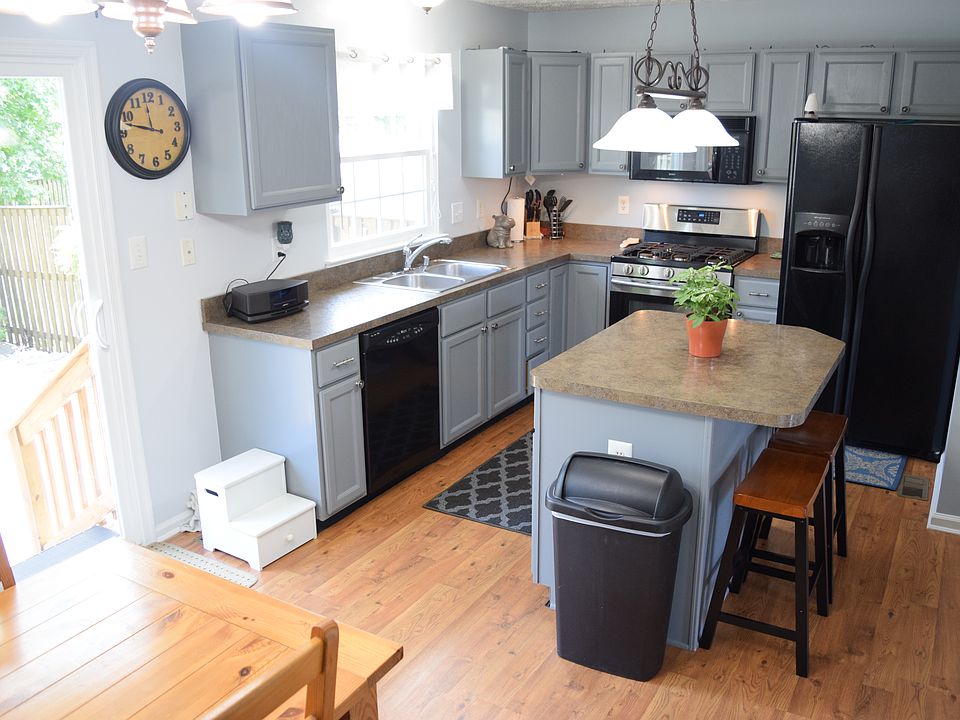Kitchen Island with Bar