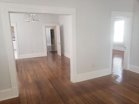 4th image of 140 Herndon St