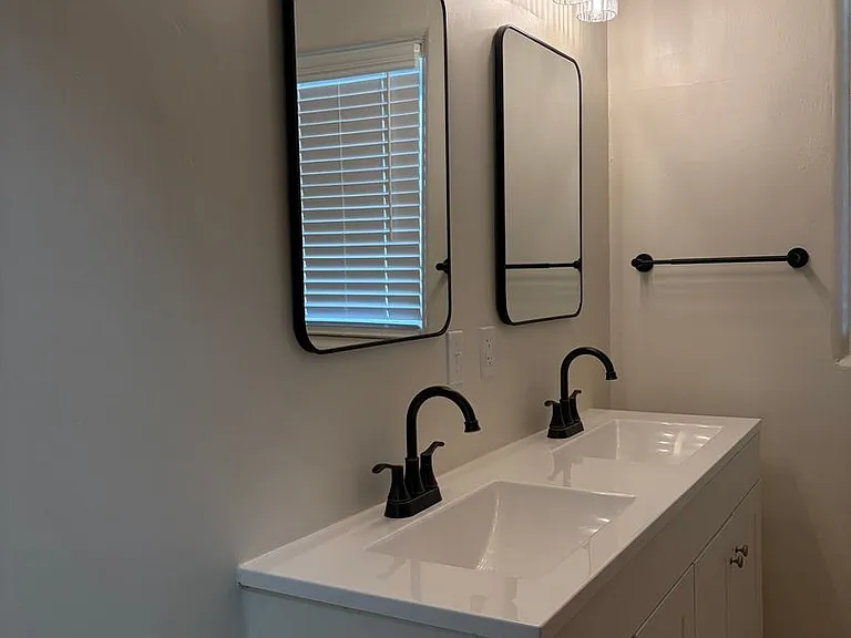 446 S Linden St — Photo 5