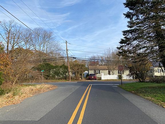 4th image of 30 Brown Ln