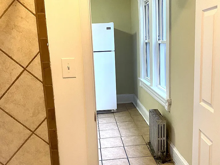 Kitchen Bathroom 1