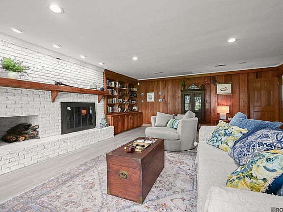 4th image of 6676 Island Rd