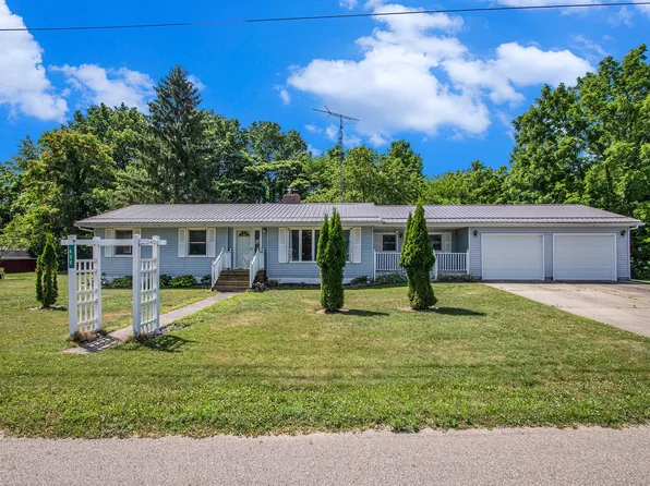 608 Prospect St, Hartford, MI 49057