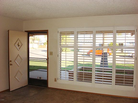 2nd image of 3835 W Palmaire Avenue