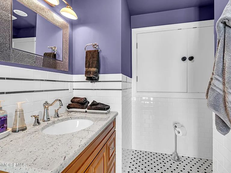 306 Ocean Park Ave — Photo 8