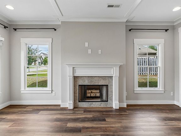 4th image of 1065 Garnet Dr