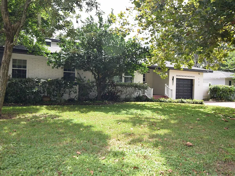 924 Boardman St — Photo 5