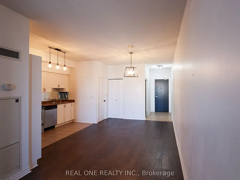 388 Prince Of Wales Dr #412 — Photo 12
