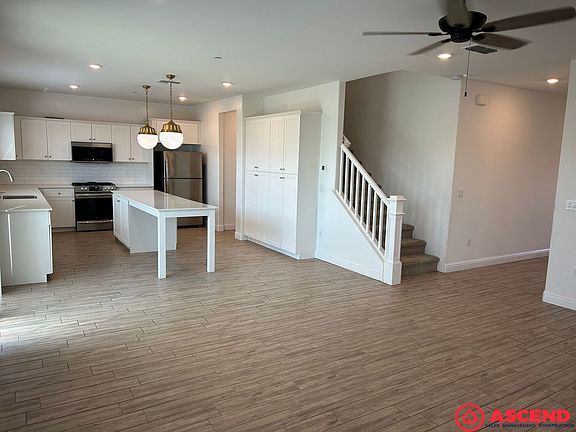 5th image of 3305 Twin Knolls Ln