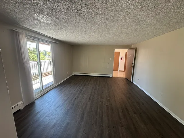 1 bed, $1,050 — Photo 2