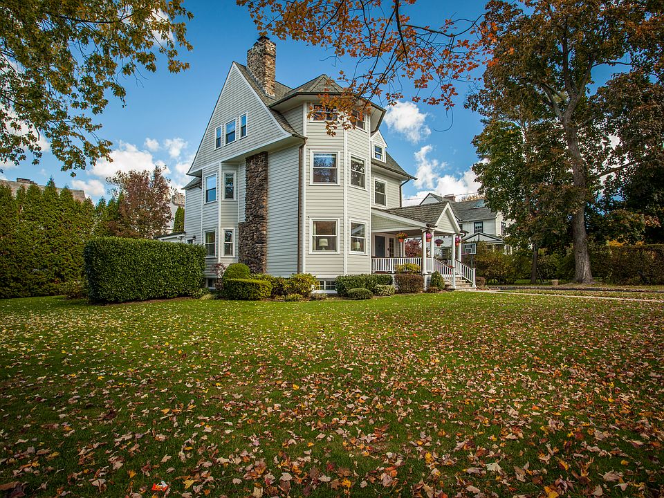 1st image of 26 Oak Ave