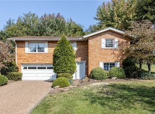 1365 Venetia Rd, Eighty Four, PA 15330