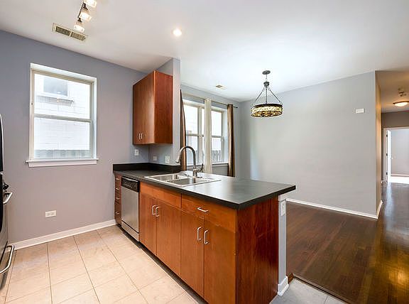 4th image of 1153 W Washburne Ave Unit 101
