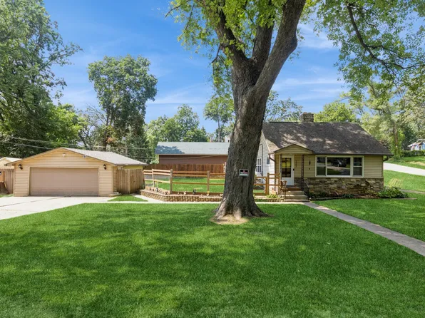 7701 Cedar Rd, Wonder Lake, IL 60097