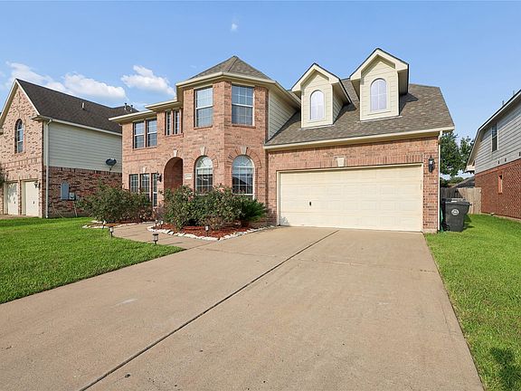 2nd image of 2614 Sunset Lake Dr