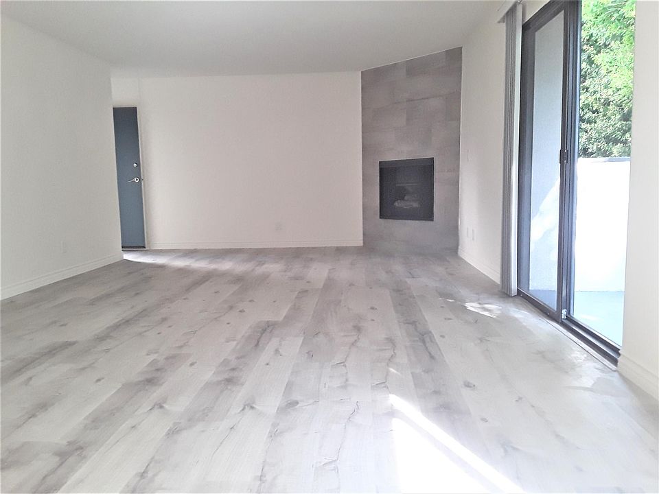 1st image of 11230 Camarillo St #112
