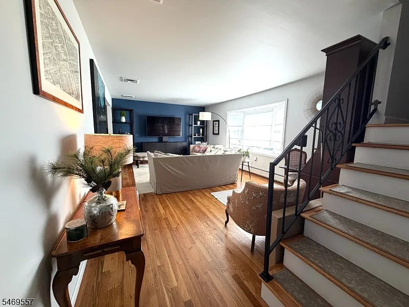 3 bed, 4.0 bath, $3,900 — Photo 3