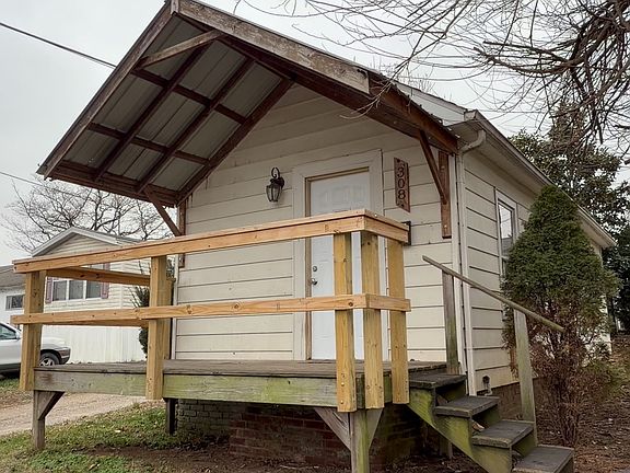 5th image of 308 Richardson Ave