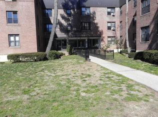 23 Schenck Ave APT 1BD, Great Neck, NY 11021