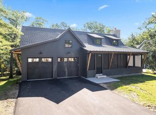 N2384 Shore View Dr, Lake Geneva, WI 53147