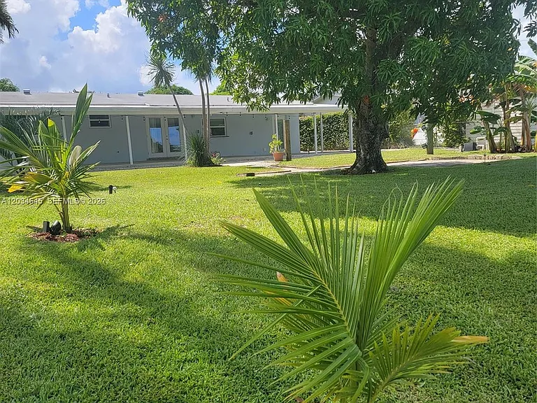 1211 NW 87th Way — Photo 6