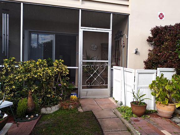 2nd image of 55 Upminster Cres #55