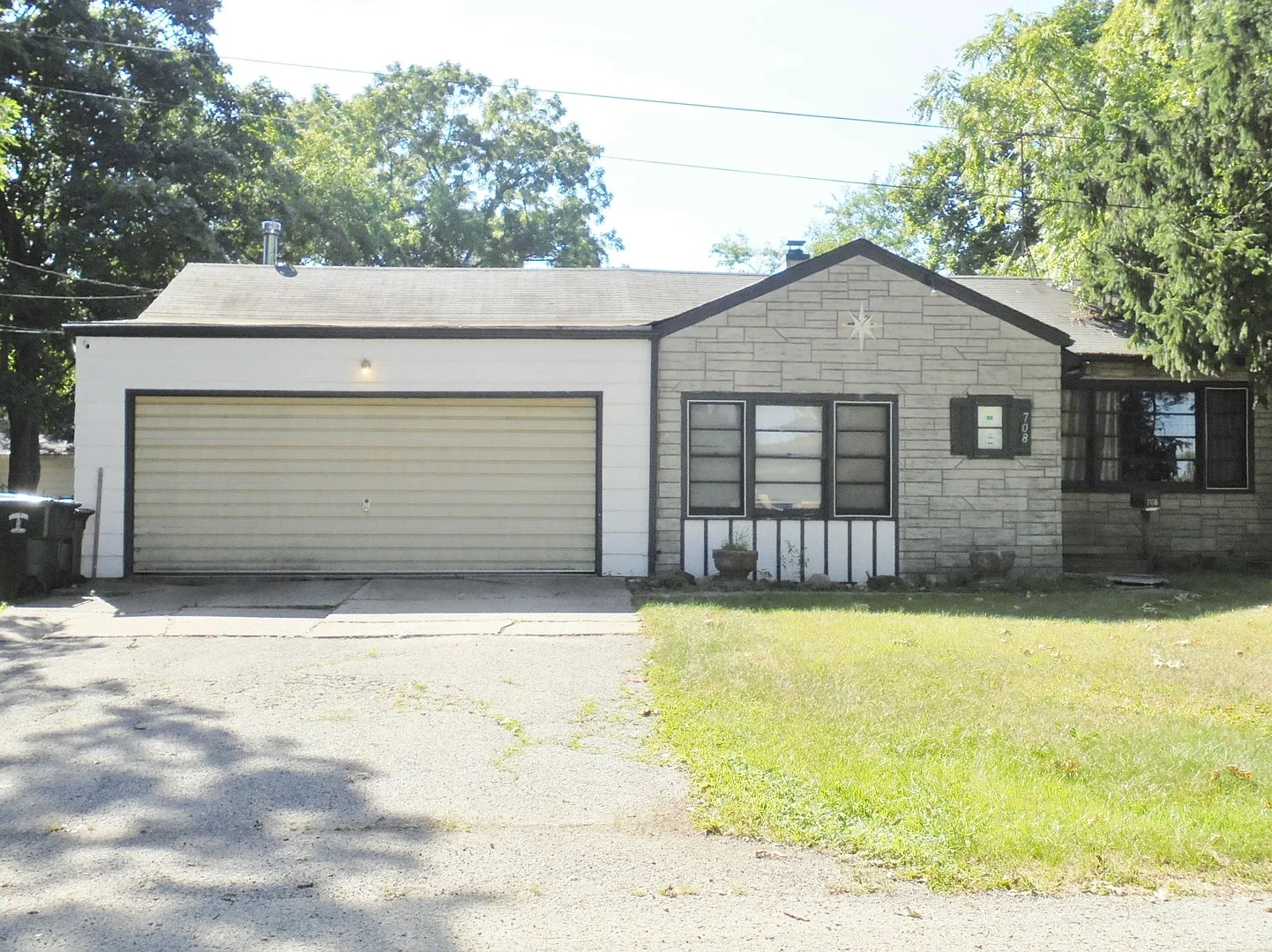 708 Kirkwood Ave photo 1