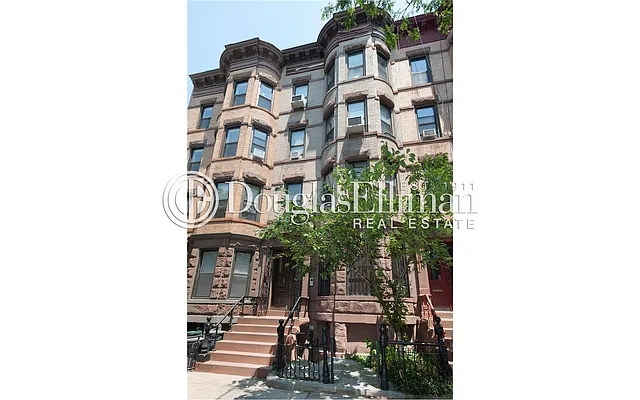 Sold by Douglas Elliman | media 20