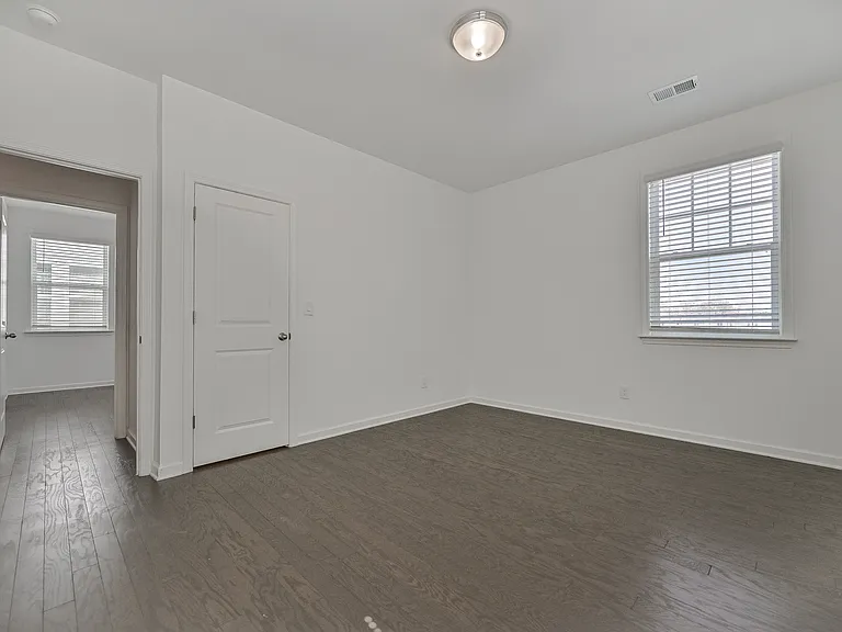 3928 Hester St — Photo 39